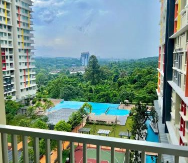 Sungai Buloh Apartment | Elegant Pool View Condo at Residensi Suasana Damai