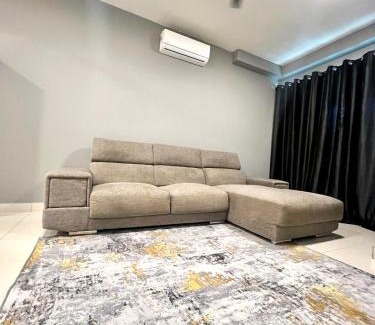 Sungai Buloh Apartment | Elegant Pool View Condo at Residensi Suasana Damai