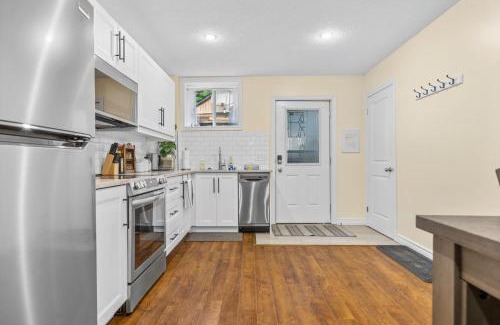 Downtown London Apartment | Elegant & Private Apartment - Short Walk From Downtown