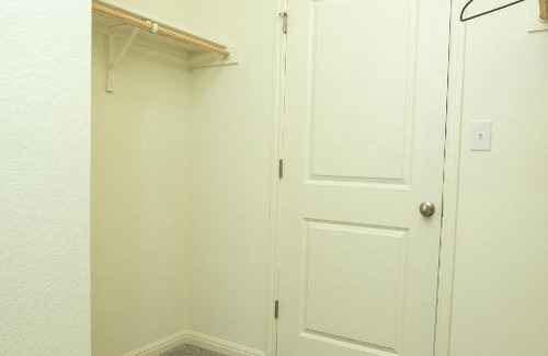 Hutto House | Elegant Private bedroom w/ en suite bathroom