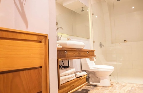 La Cruz Bed & Breakfast | Elegant room in Querétaro's Historic Center