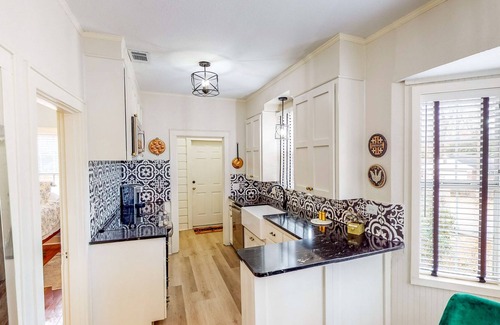 Texarkana House | Elegant & remodeled home in historic neighborhood