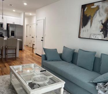 Ampere Apartment | Elegant Retreat Near EWR n NYC