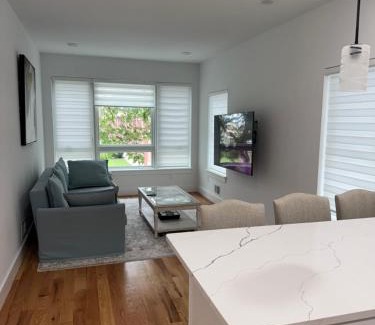Ampere Apartment | Elegant Retreat Near EWR n NYC