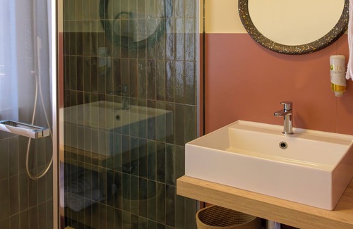 Foligno House | Elegant rooms in downtown Foligno with generous private en-suite bathrooms.