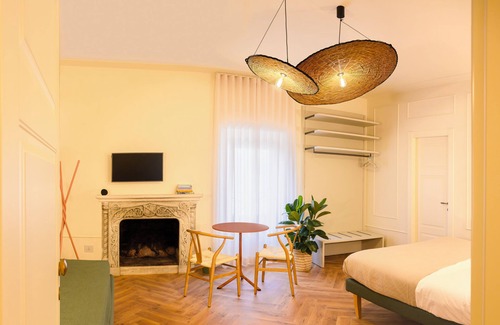 Foligno House | Elegant rooms in downtown Foligno with generous private en-suite bathrooms.
