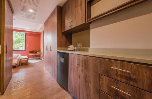 Los Naranjos Apartment | Elegant Space in El Tesoro Recharge in Comfort 308
