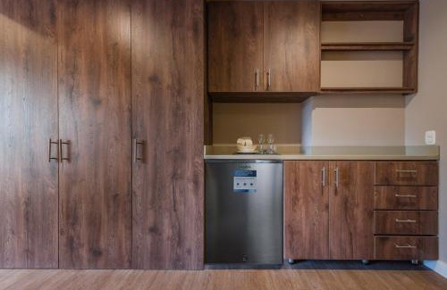 Los Naranjos Apartment | Elegant Space in El Tesoro Recharge in Comfort 308