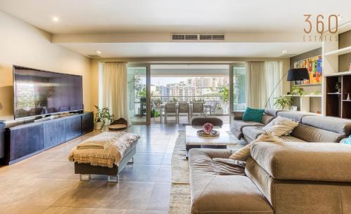 Ta' Xbiex Apartment | Elegant, spacious LUX home with Mesmerising Views by 360 Estates