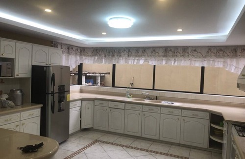 Cuenca House | Elegant/spacious residence conveniently located 15 mins. from Cajas & downtown.