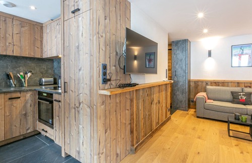 Val-d'Isere Apartment | Elegant, Spacious South-Facing Apartment with Balcony, Near Ski Slopes