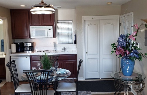 Turlock Apartment | Elegant Studio Apt. House Near Emanuel Hospital