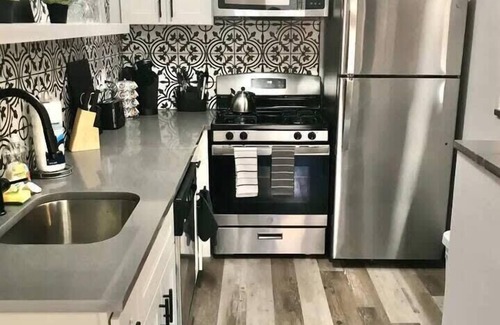 Shaw Apartment | Elegant Studio Maximum Efficiency Zero Compromise
