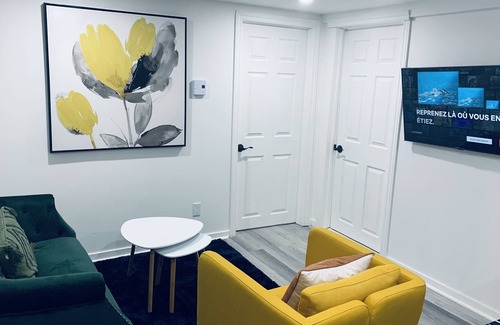 Pointe-aux-Trembles Apartment | Elegant stylized apartment