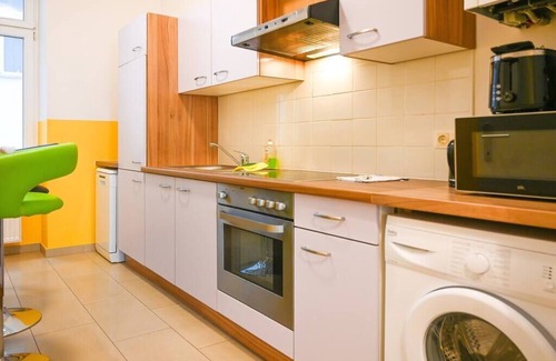 Leopoldstadt Apartment | Elegant Suite Augarten