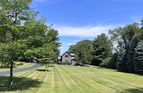Clayton House | Elegant three bedroom home in park-like setting