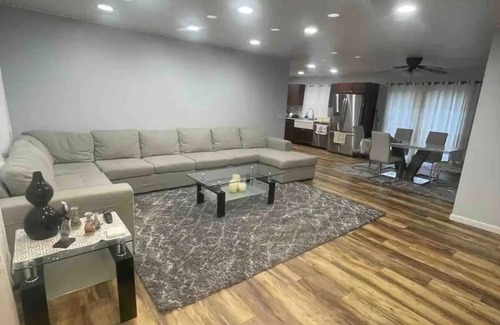 South Central Omaha House | Elegant 🕊