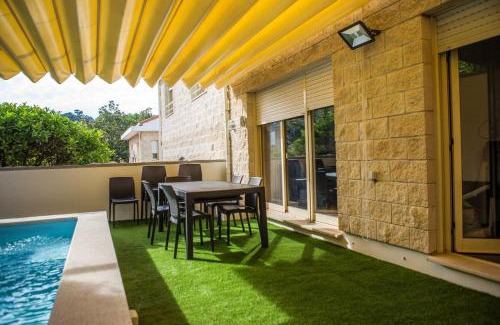 Campanha Villa | Elegant Villa in Porto with Pool & Jacuzzi