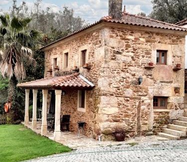 Caminha Villa | Elegant Villa near Caminha with Private Pool