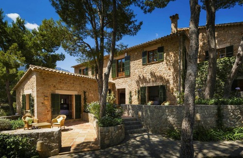 Banyalbufar Villa | Elegant villa with communal space