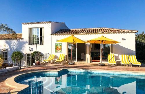 Cerro do Mocho Villa | Elegant villa with sea view in Loulé + private pool