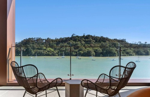 Hobsonville Apartment | Elegant Waterfront Retreat