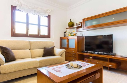 Sa Coma Villa | Elegant, well-kept and appealing city villa.