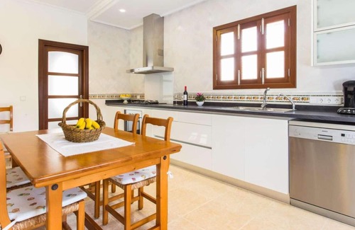 Sa Coma Villa | Elegant, well-kept and appealing city villa.