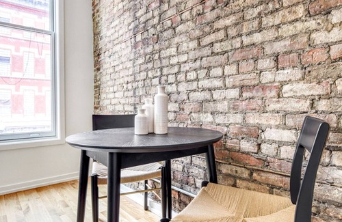 Wicker Park Apartment | Elegant Wicker Park 1BR w/ W/D, 1 block to L, Six Corners, by Blueground