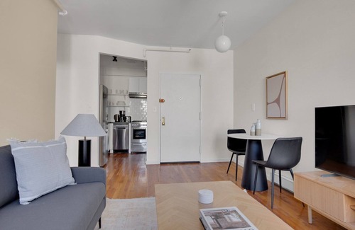 Williamsburg Apartment | Elegant Williamsburg 1BR w/W/D, nr Domino Park, by Blueground