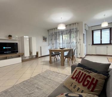 Vanzago Apartment | Elegante Casa -Rho Fiera
