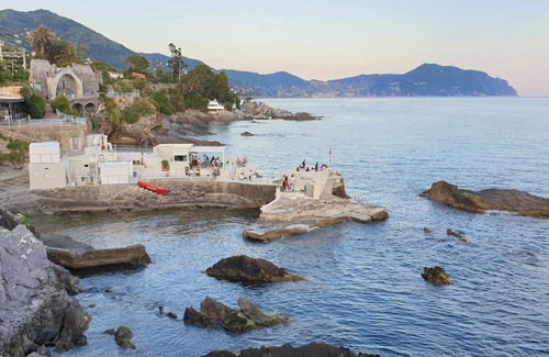 Nervi Apartment | Eleganza in centro a Nervi, a 2 passi dal mare.