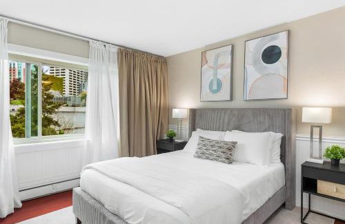 Downtown Seattle Apartment | Elektra Muse Studio w/Views - Walker’s Paradise