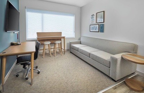 West Edmonton Hotel | Element Edmonton West