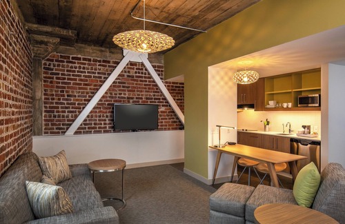 Moline Hotel | Element Moline