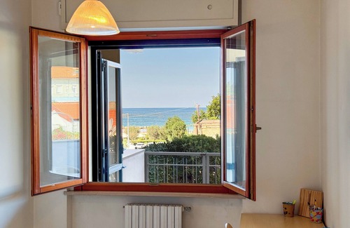 Lido Riccio Apartment | Elena's Home - Two Bedroom Apartment, Sleeps 4