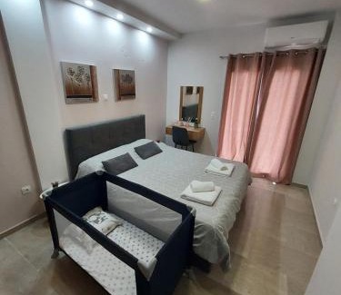 Perea Apartment | Elena's Place, free parking!