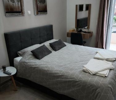 Perea Apartment | Elena's Place, free parking!