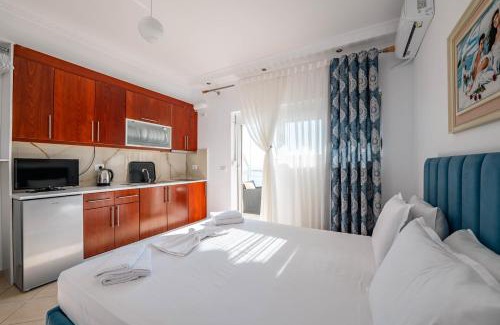 Qafe e Gjashtes House | Eleni Guest House