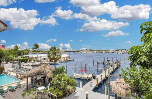 Meadows House | Eleuthera - 2x2 Fully Updated Old Town Waterfront Corner Condo