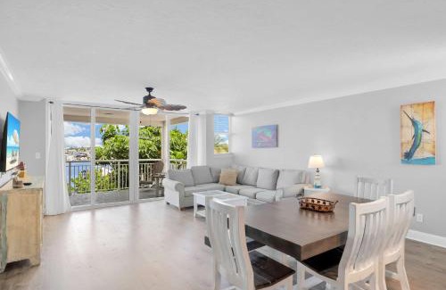 Meadows House | Eleuthera - 2x2 Fully Updated Old Town Waterfront Corner Condo