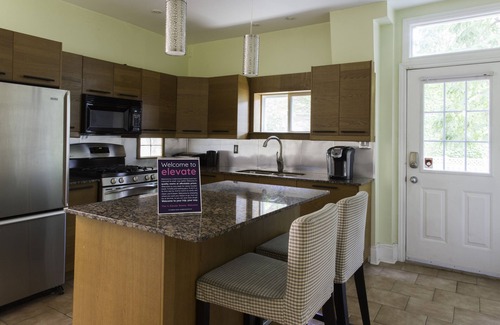 Cabbagetown House | Elevate Rooms Taigh Ice