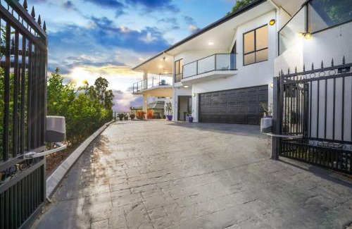 Mooroobool House | Elevate Your Stay at Cloud Nine