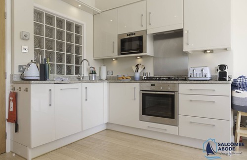 Salcombe Apartment | Elevated Coastal Escape | Breathtaking Views