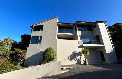 Kaiteriteri House | Elevated Views Little Kaiteriteri 3 bedrooms