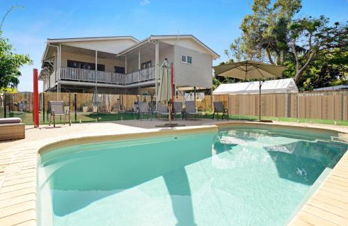 West End Apartment | Eleven on Henry Holiday Guest Suite
