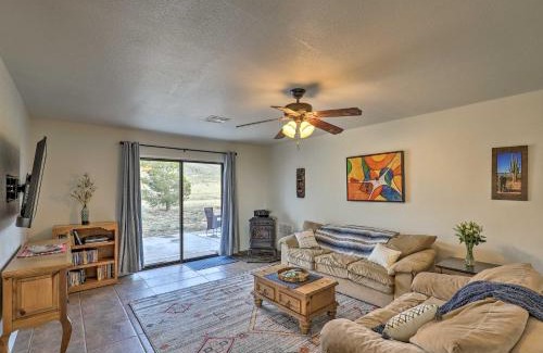 Elgin House | Elgin Home with Mountain Views about 3 Miles to Wineries