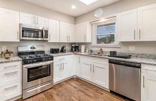 Elgin House | Elgin Rental- Jay Stn