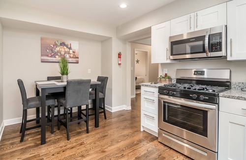 Elgin House | Elgin Rental- Jay Stn