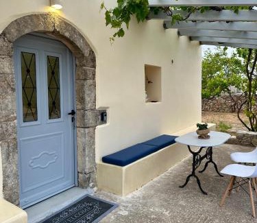 Friligkianika House | Elia Houses - Traditional House With Backyard
